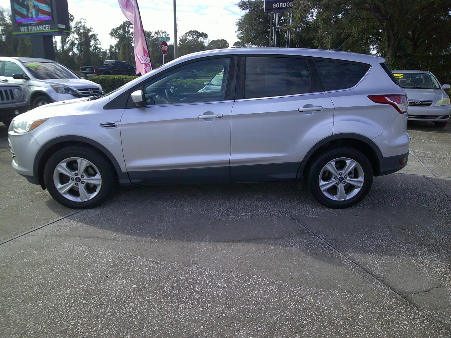 2015 SILVER FORD ESCAPE SE (1FMCU0GX7FU) , located at 10405 Abercorn Street, Savannah, GA, 31419, (912) 921-8965, 31.988262, -81.131760 - Photo#4